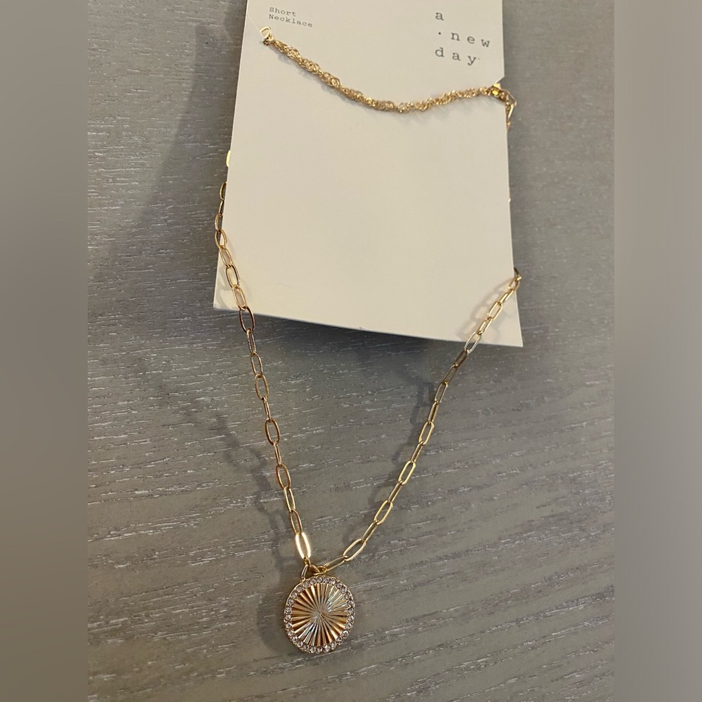 Gold Pendant Necklace